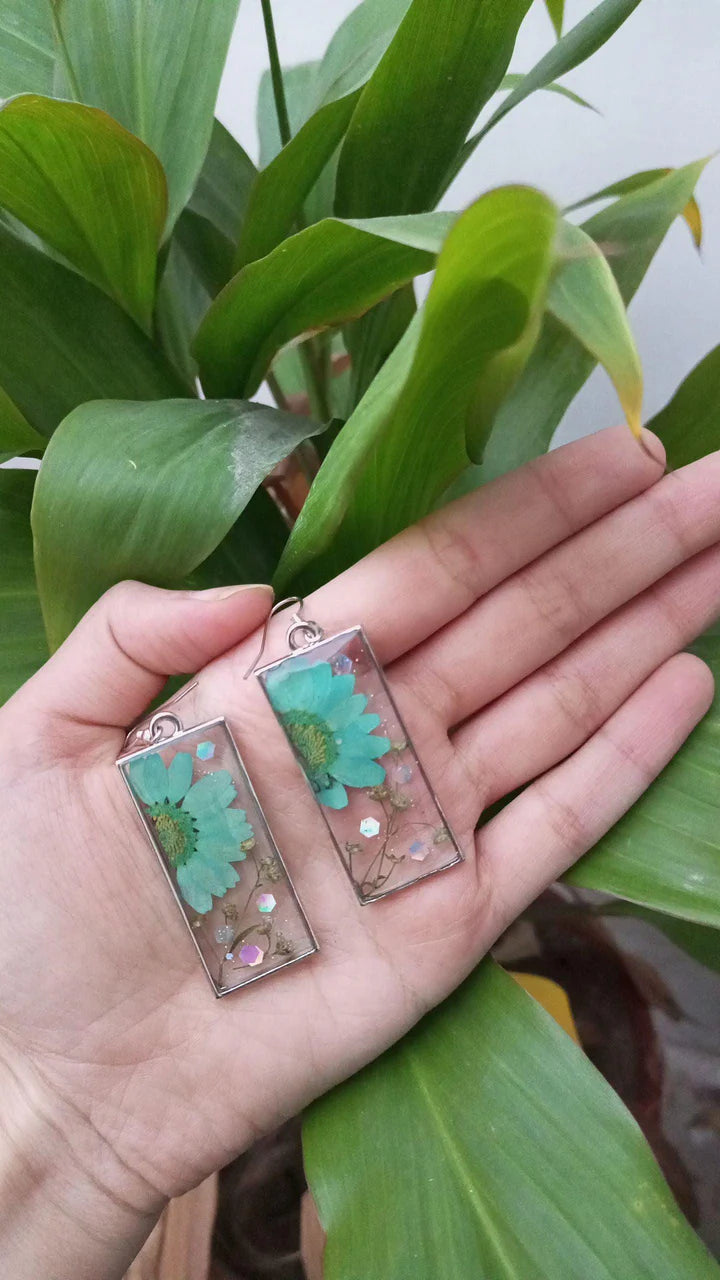 Handcrafted Resin Daisy Flower Jewelry Set