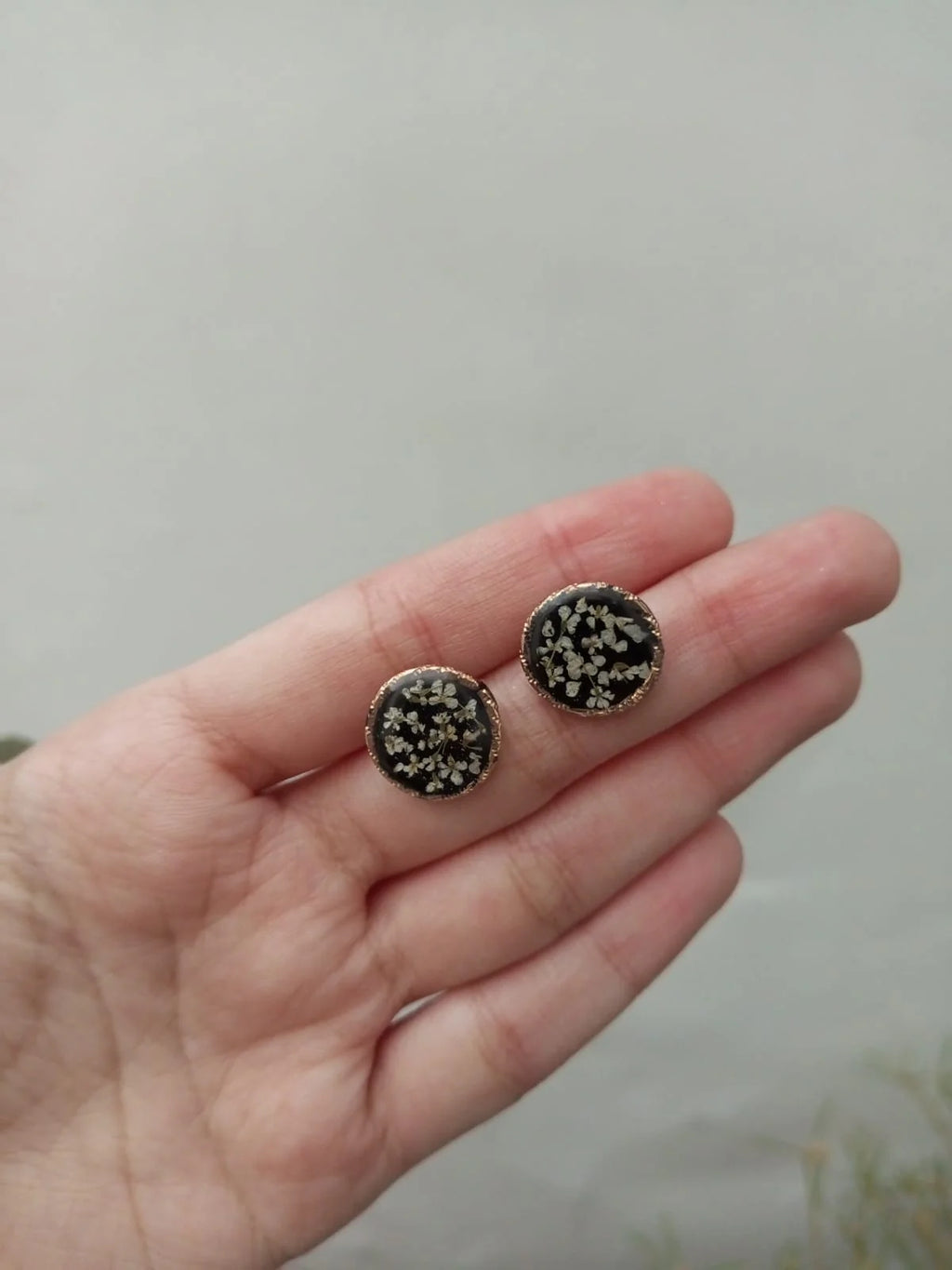 Handcrafted White Analace Floral Resin Jewelry Set