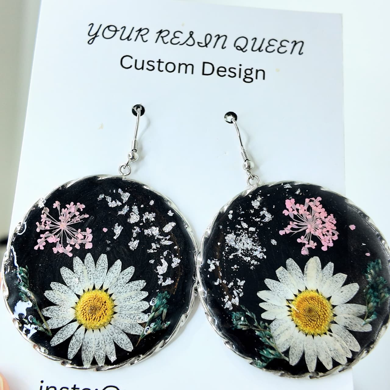 Round Silver & Black Resin Earring Set with Pink Anales, White-Yellow Desi Flowers & Silver Flakes – Signature Design