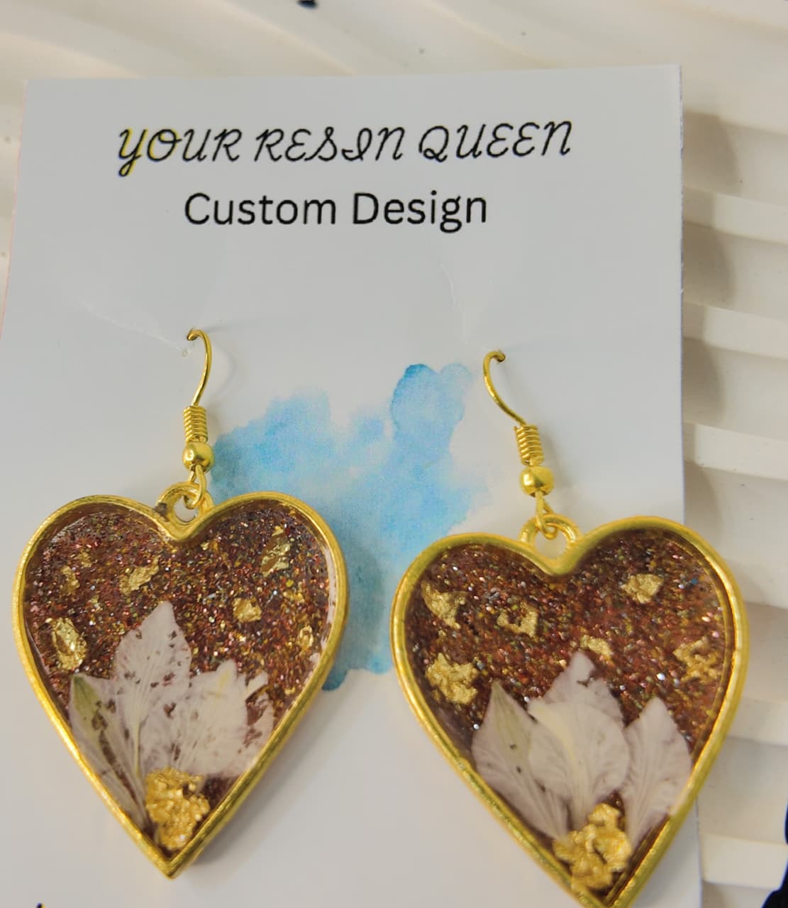 Red & Gold Resin Earrings with White Safoora & Gold Flakes – Elegant Artisan Design